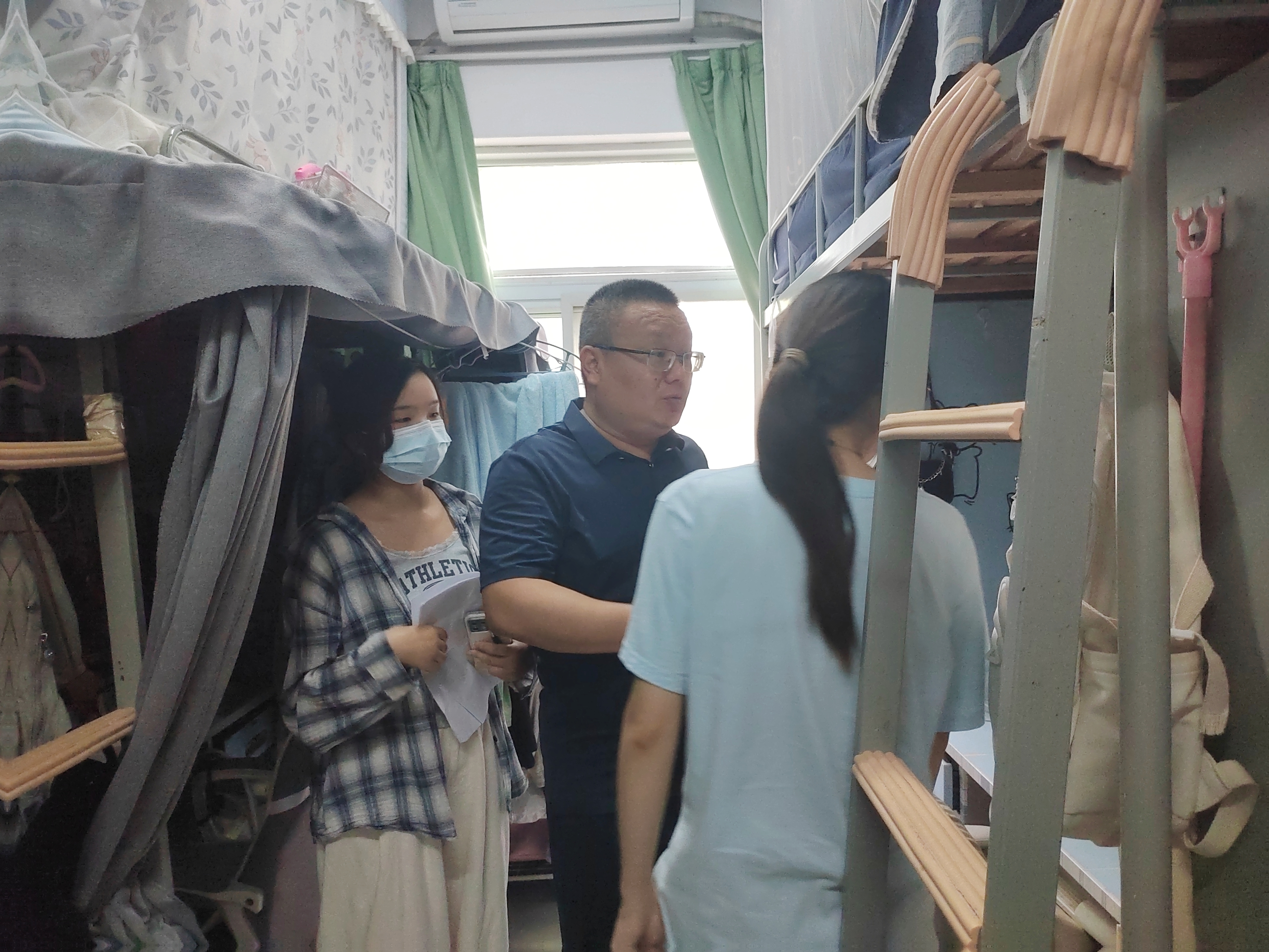 “寓”见关怀，暖心访寝—yl9193永利官网（法学院）开展安全检查工作
